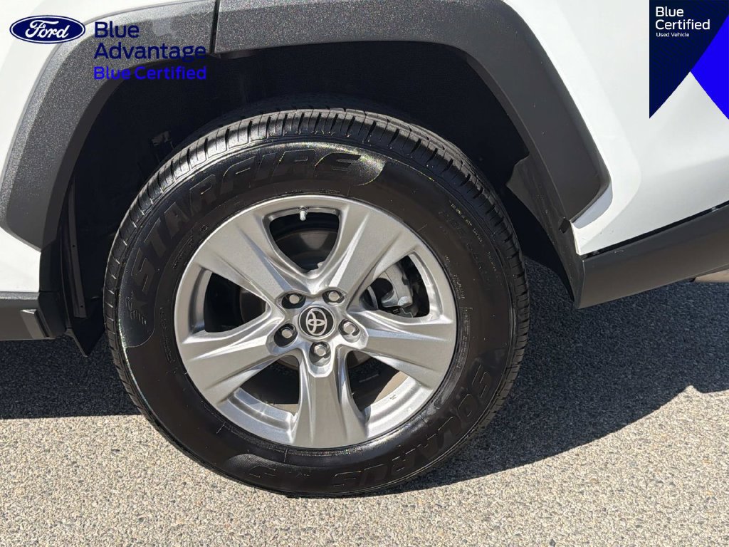 Used 2024 Toyota RAV4 LE AWD/4WD image 8