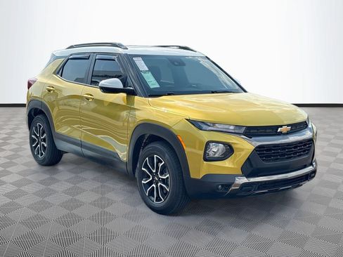 Used 2023 Chevrolet TrailBlazer ACTIV w/ Sun and Liftgate Package AWD/4WD image 3