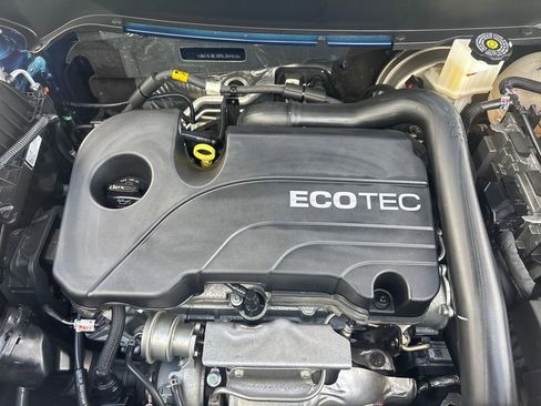 Used 2022 GMC Terrain SLE w/ Driver Convenience Package image 29