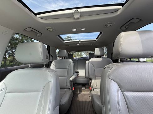 Used 2018 Chevrolet Traverse Premier w/ Driver Confidence II Package FWD image 19
