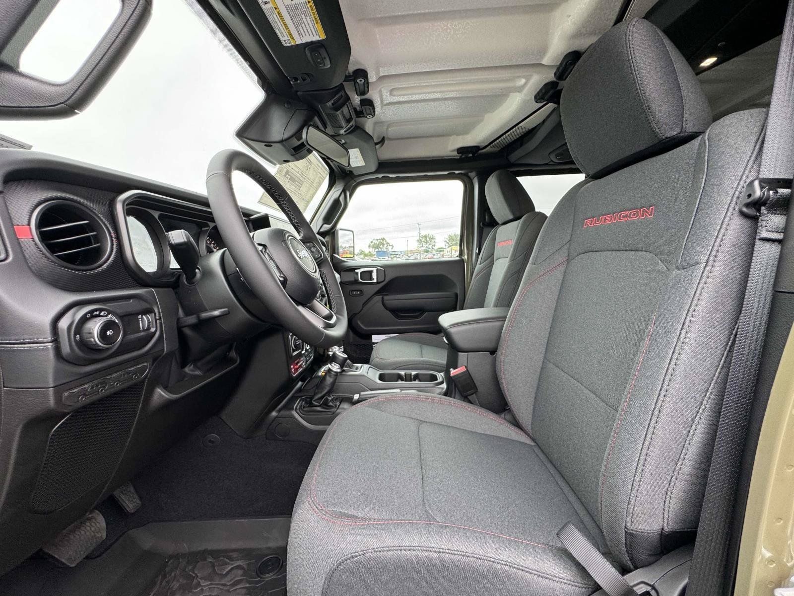 New 2025 Jeep Wrangler Unlimited Rubicon w/ Convenience Group AWD/4WD image 18