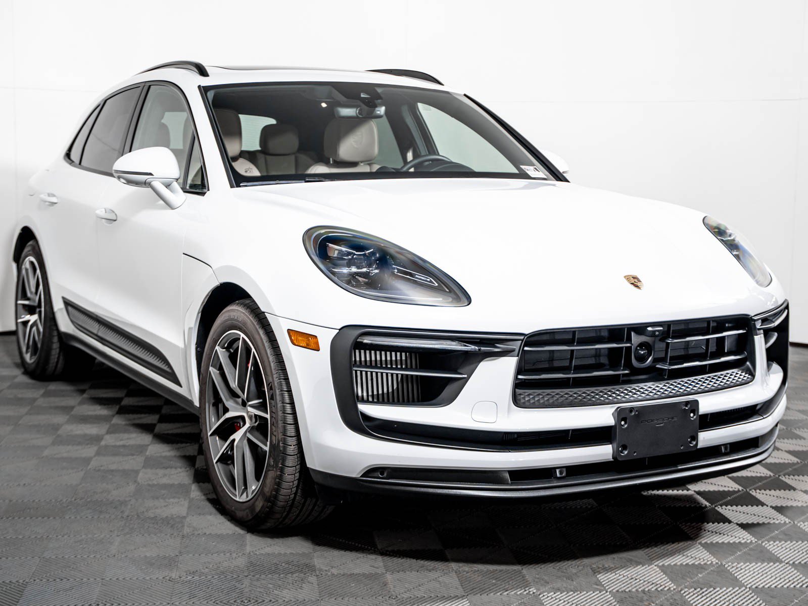 Used 2026 Porsche Macan S AWD/4WD image 8