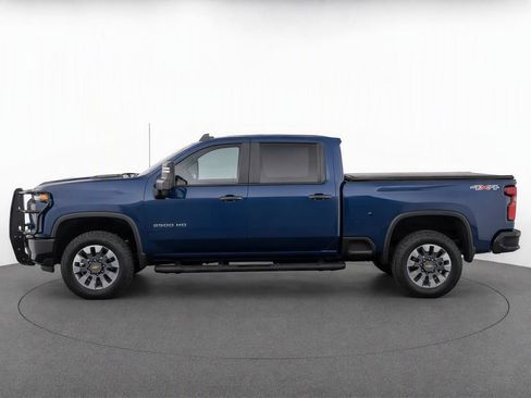 Used 2022 Chevrolet Silverado 2500 Custom w/ Custom Value Package AWD/4WD image 5