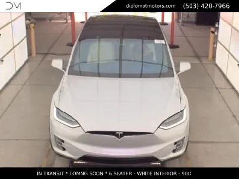 Used 2017 Tesla Model X 90D AWD/4WD image 2