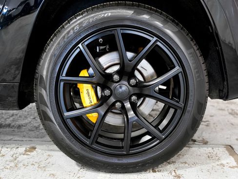 Used 2018 Jeep Grand Cherokee Trackhawk AWD/4WD image 38