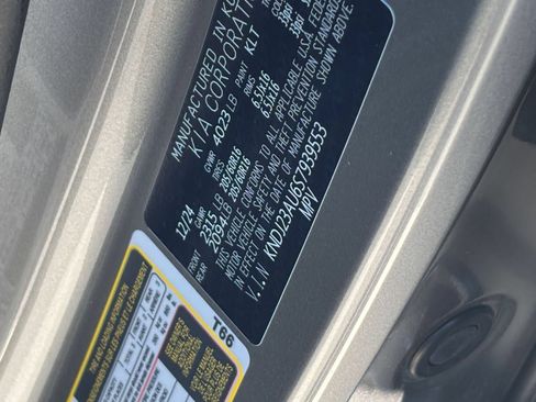 Used 2025 Kia Soul LX w/ LX Technology Package FWD image 28