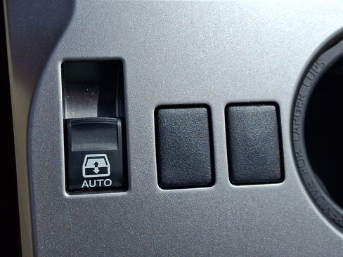 Used 2022 Toyota 4Runner Limited AWD/4WD image 32