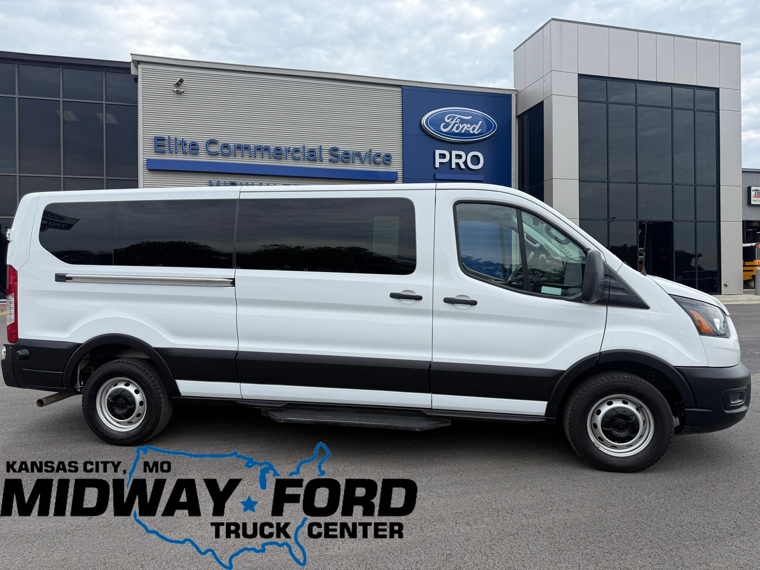 Used 2024 Ford Transit 350 XL RWD image 1