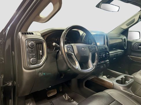 Used 2022 Chevrolet Silverado 1500 LT Trail Boss w/ LT Trail Boss Premium Package AWD/4WD image 9
