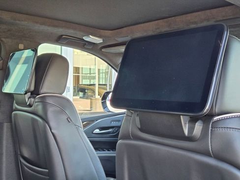 Used 2023 Cadillac Escalade Sport Platinum w/ LPO, ONYX Package image 30