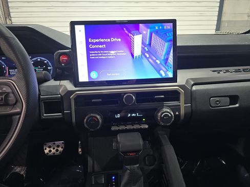 Used 2025 Toyota Tacoma TRD Sport AWD/4WD image 20
