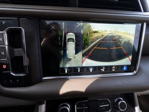 Used 2022 GMC Yukon XL Denali image 16