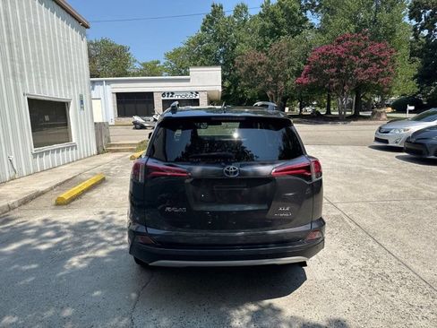 Used 2018 Toyota RAV4 XLE w/ Convenience Package AWD/4WD image 4