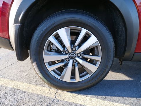 Used 2023 Nissan Pathfinder SL w/ Lighting Package (N92) image 11