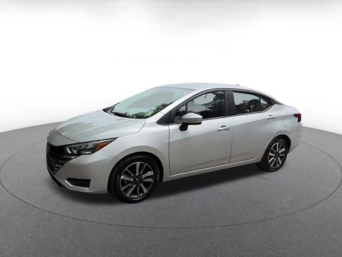 Used 2025 Nissan Versa SV FWD image 8