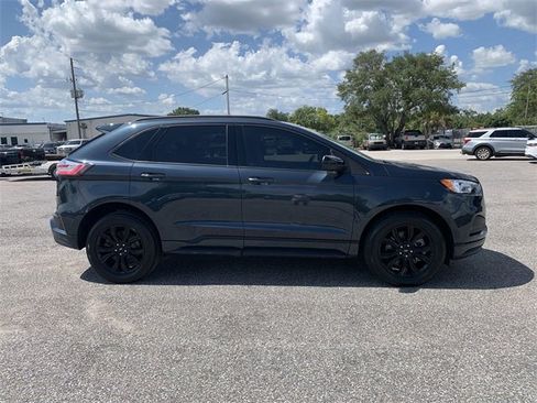 Certified 2024 Ford Edge SE w/ Black Appearance Package image 3
