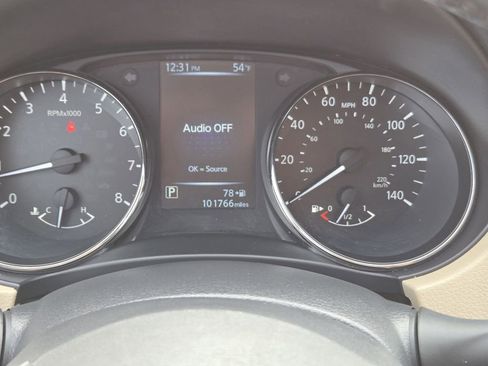 Used 2017 Nissan Rogue SV image 25