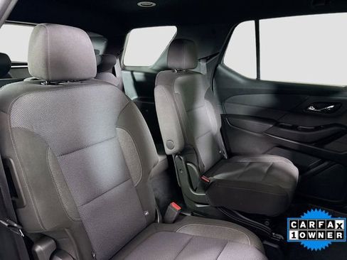Used 2022 Chevrolet Traverse LT image 27