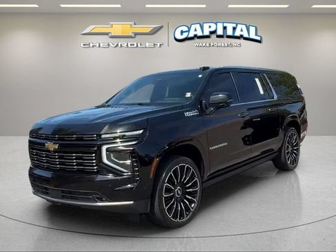 Used 2025 Chevrolet Suburban High Country AWD/4WD image 1