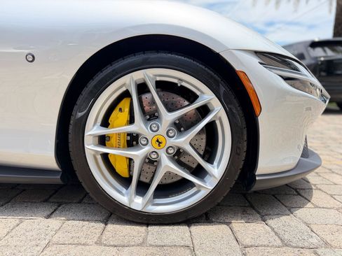 Used 2022 Ferrari Roma RWD image 25