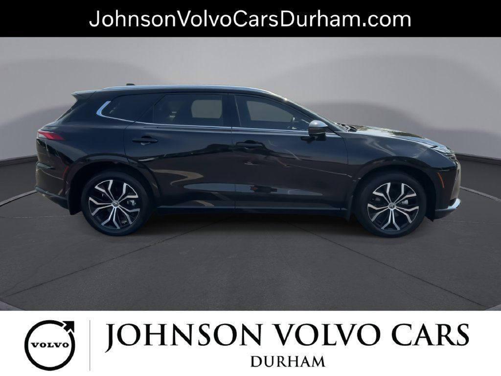 Used 2025 Toyota Crown Signia AWD/4WD image 9