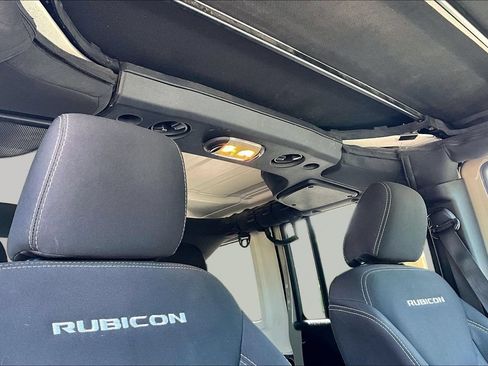 Used 2018 Jeep Wrangler Unlimited Rubicon w/ Connectivity Group AWD/4WD image 26