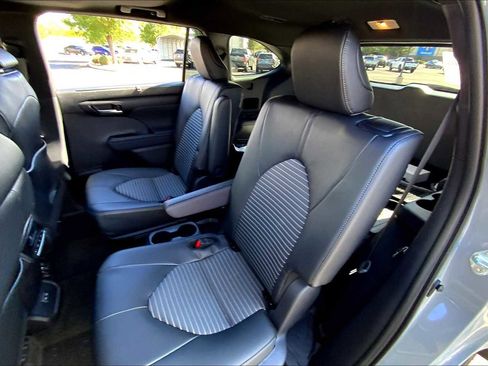 Certified 2025 Toyota Highlander XSE image 17