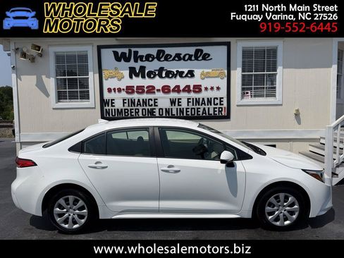Used 2023 Toyota Corolla LE FWD image 1