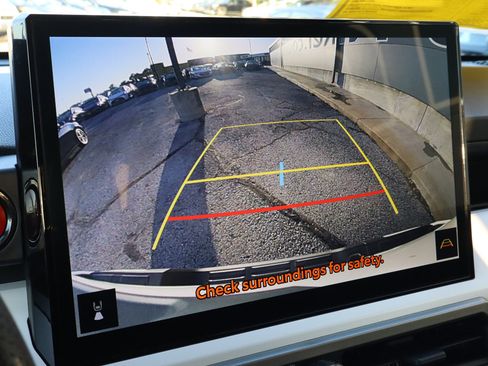 Used 2024 Toyota Tacoma TRD Off-Road image 12