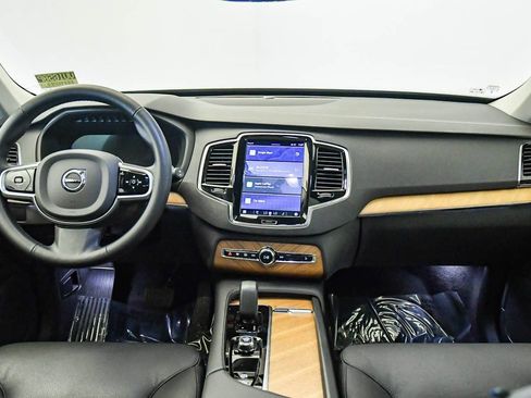 Used 2025 Volvo XC90 B6 Plus AWD/4WD image 15