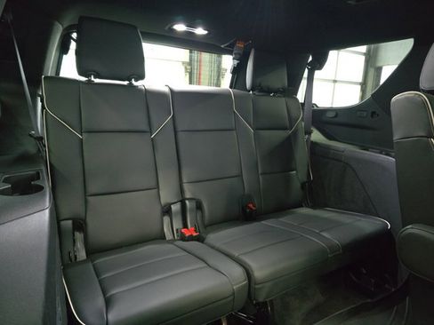 Used 2023 Cadillac Escalade Premium Luxury w/ Performance Package image 12
