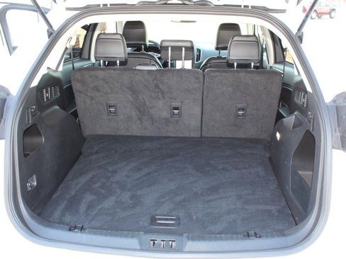Used 2024 Ford Edge SEL image 10