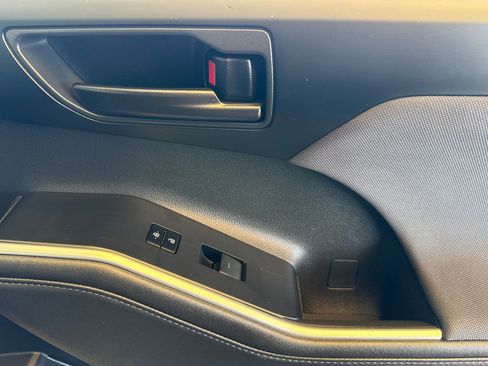 Certified 2024 Toyota Highlander LE image 21