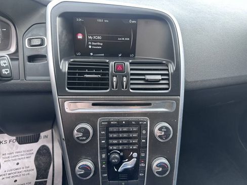Used 2015 Volvo XC60 T5 Premier w/ Proximity Package FWD image 11