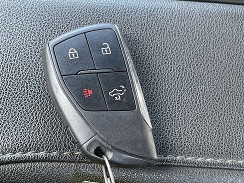 Used 2024 Chevrolet Silverado 2500 LT AWD/4WD image 34