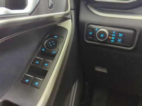 Certified 2022 Ford Explorer XLT w/ Equipment Group 202A image 20