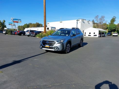 Certified 2023 Subaru Outback Limited image 3