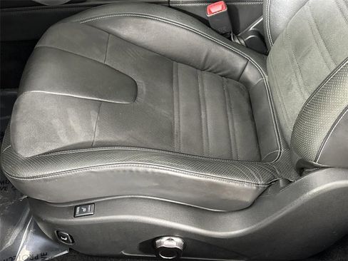 Used 2018 Nissan GT-R Premium image 12