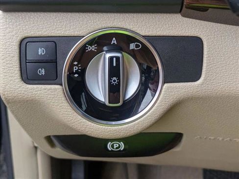 Used 2011 Mercedes-Benz GLK 350 2WD image 9