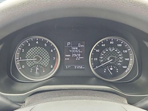 Used 2019 Hyundai Elantra SE FWD image 15