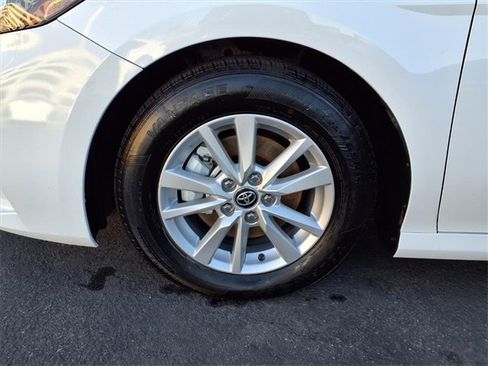 Used 2025 Toyota Camry LE image 11