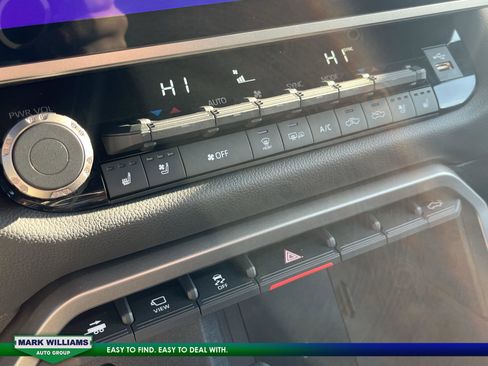 Used 2025 Toyota Tundra Limited image 34