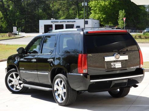 Used 2013 Cadillac Escalade Luxury RWD image 16