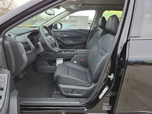 New 2026 Nissan Rogue Platinum w/ Tech Package image 10