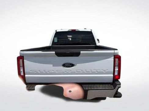 Used 2024 Ford F250 XLT AWD/4WD image 6