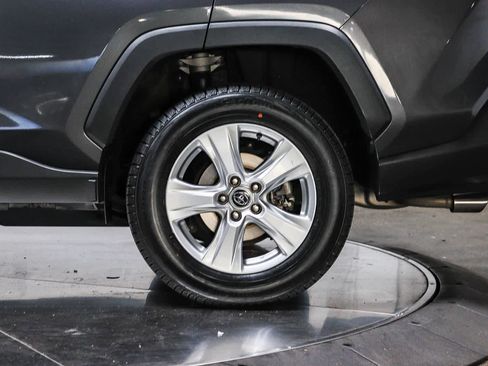 Certified 2019 Toyota RAV4 XLE w/ Convenience Package FWD image 11