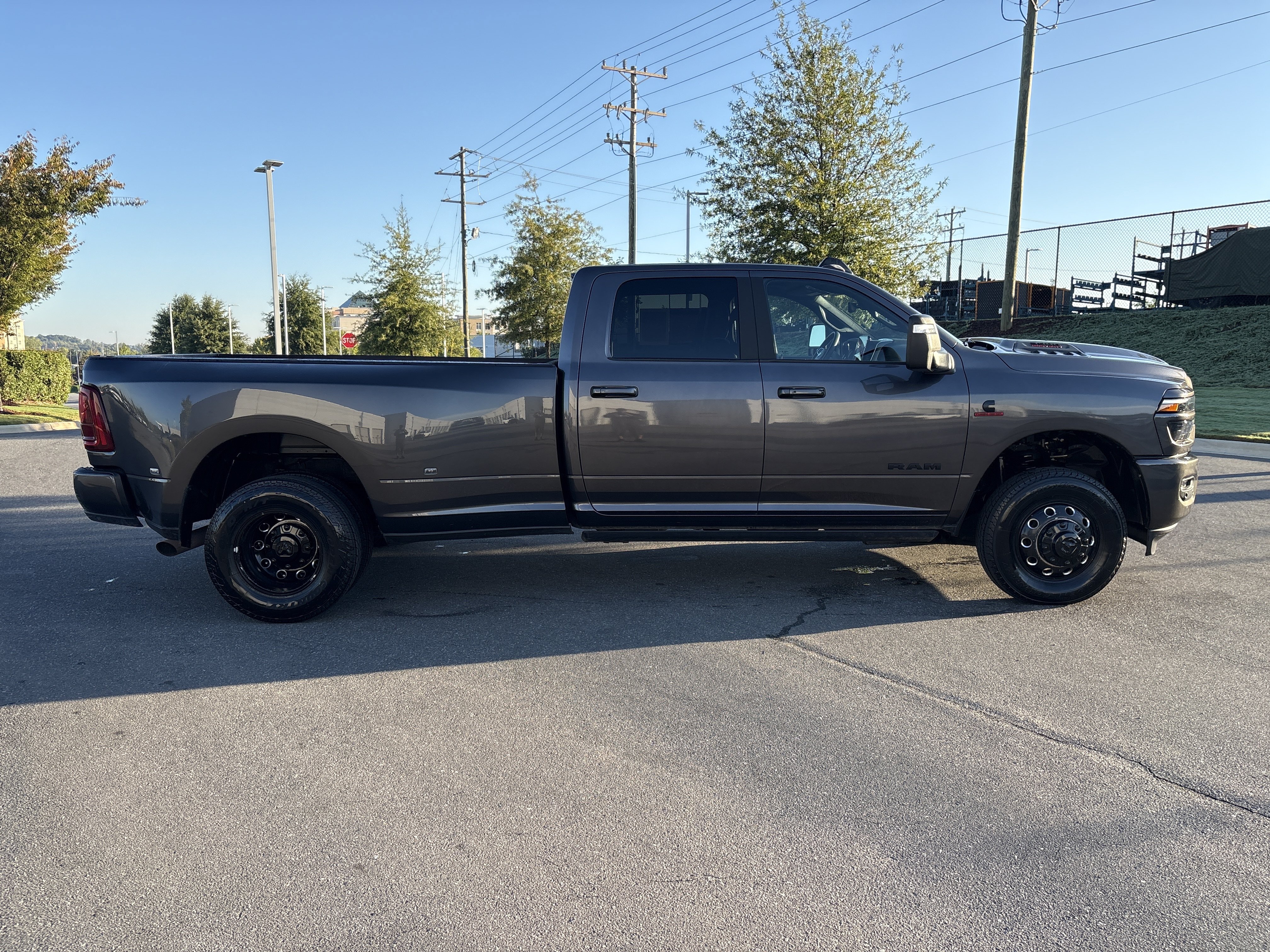 Used 2025 RAM 3500 Laramie AWD/4WD image 10
