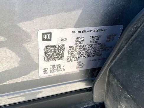 Used 2025 Chevrolet Trax LT FWD image 30