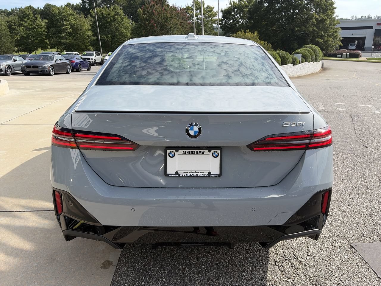 Used 2027 BMW 530i w/ M Sport Package RWD image 12