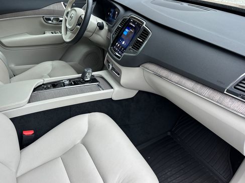 Certified 2023 Volvo XC90 B6 Core w/ Protection Package Premier AWD/4WD image 17